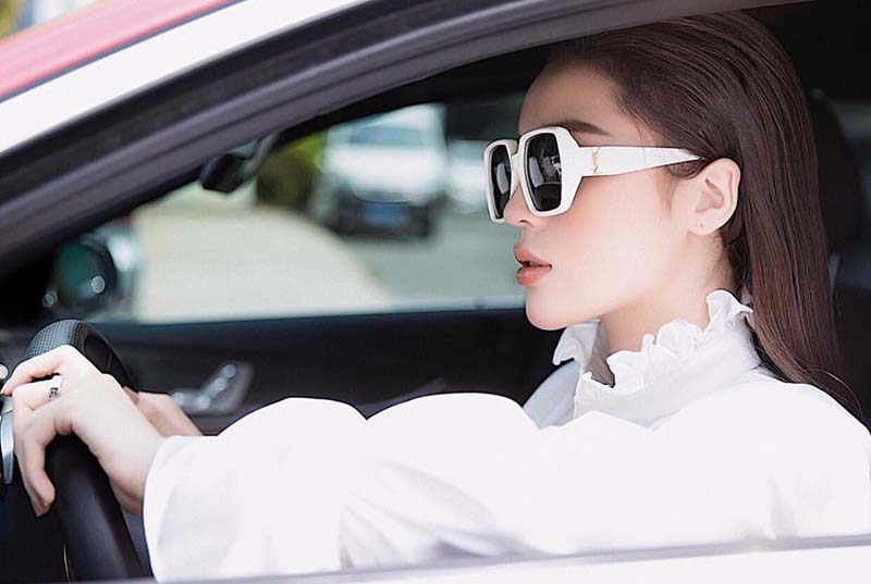 Sử dụng kính râm